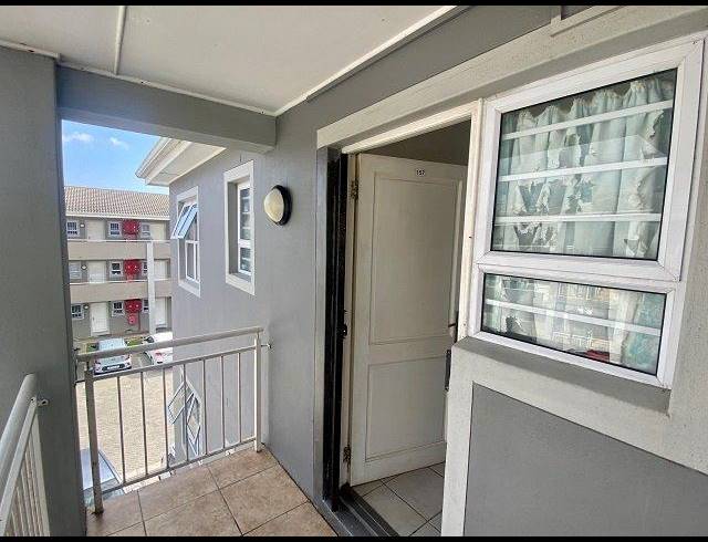 2 BEDROOM APARTMENT FOR SALE IN MUIZENBERG